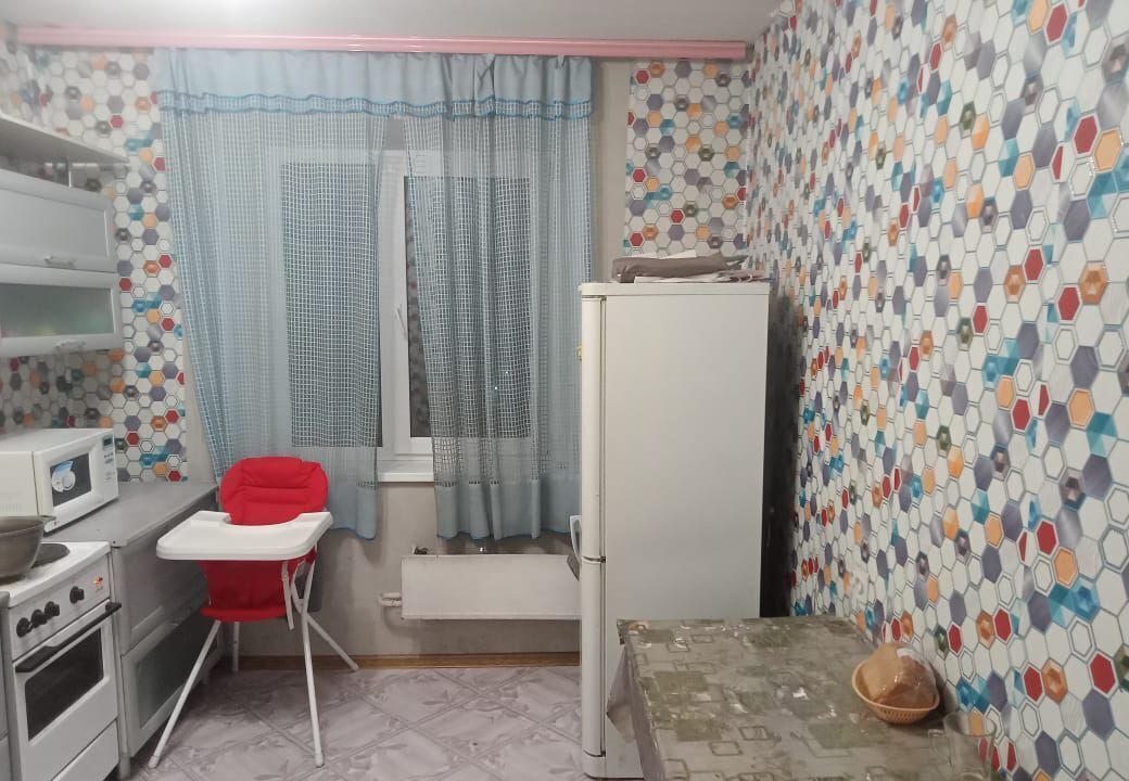 квартира г Абакан ул Кати Перекрещенко 13а фото 1