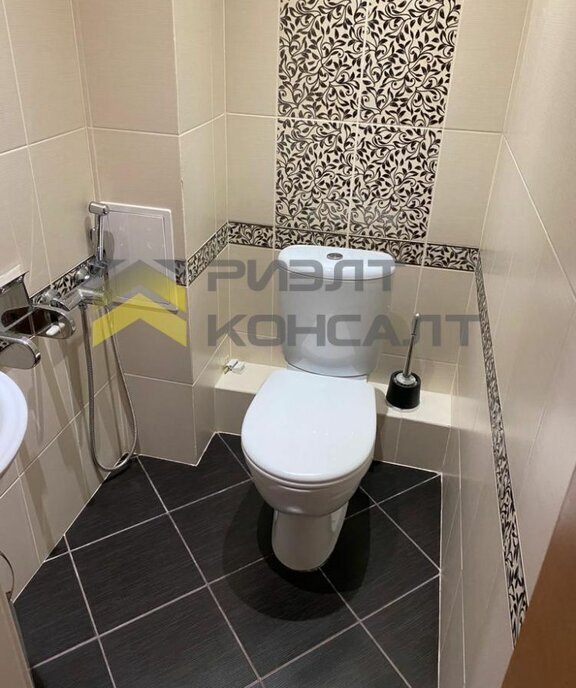квартира г Омск ул 21-я Амурская 37 фото 1