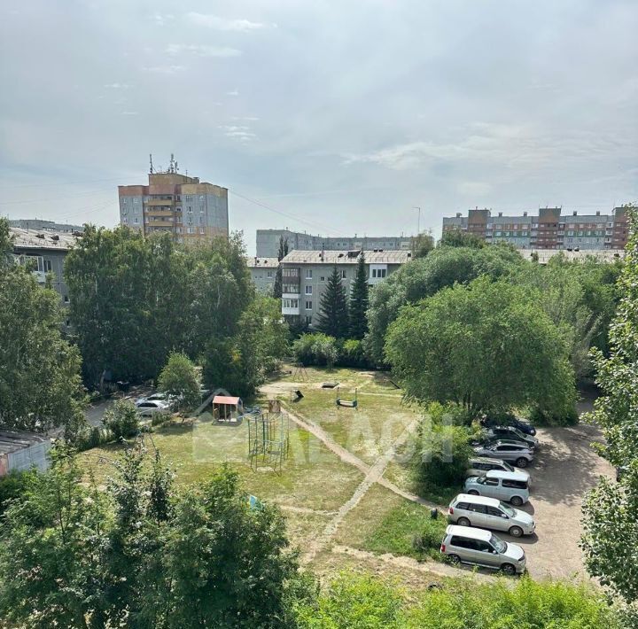 квартира г Омск р-н Кировский ул Дмитриева 13/1 фото 15