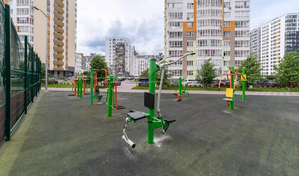 квартира г Тюмень ул Александра Протозанова 10к/1 фото 22