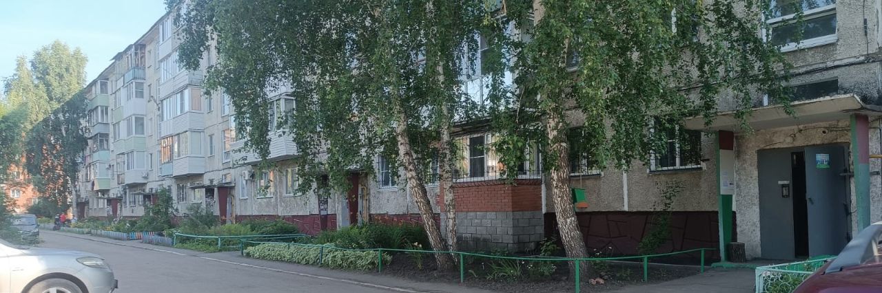 квартира г Омск р-н Центральный ул Багратиона 27д пос. Амурский фото 4