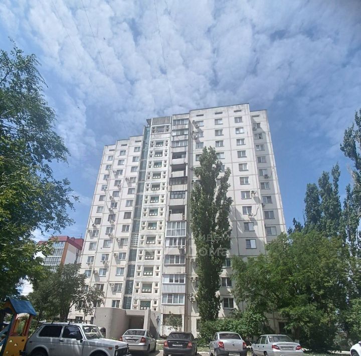 квартира г Волгоград р-н Кировский ул им. Кирова 98 фото 1