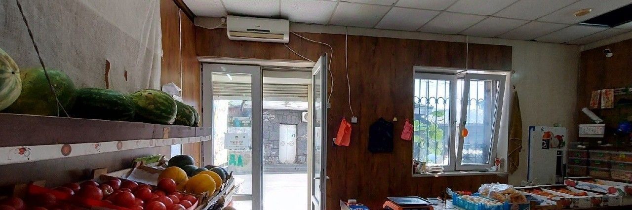 торговое помещение г Ялта пгт Кореиз ш Севастопольское 18 фото 2