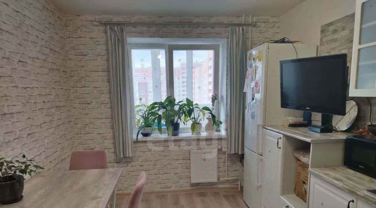 квартира г Череповец р-н Зашекснинский пр-кт Октябрьский 92а фото 2