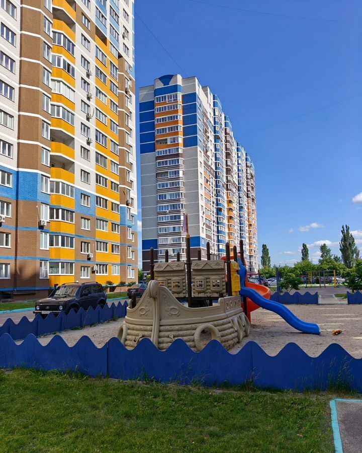 квартира г Брянск р-н Советский ул Комарова 55 фото 1