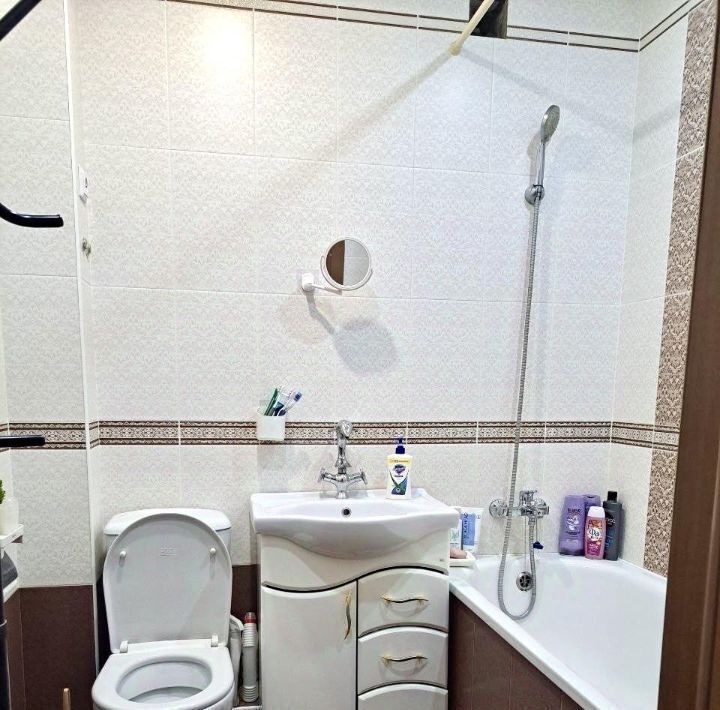 квартира г Саратов р-н Заводской ул Ленинградская 15 фото 1