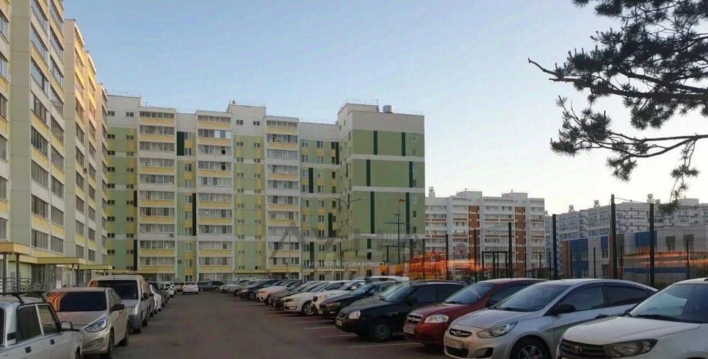 квартира г Набережные Челны р-н Автозаводский ул Виктора Полякова 20а фото 1