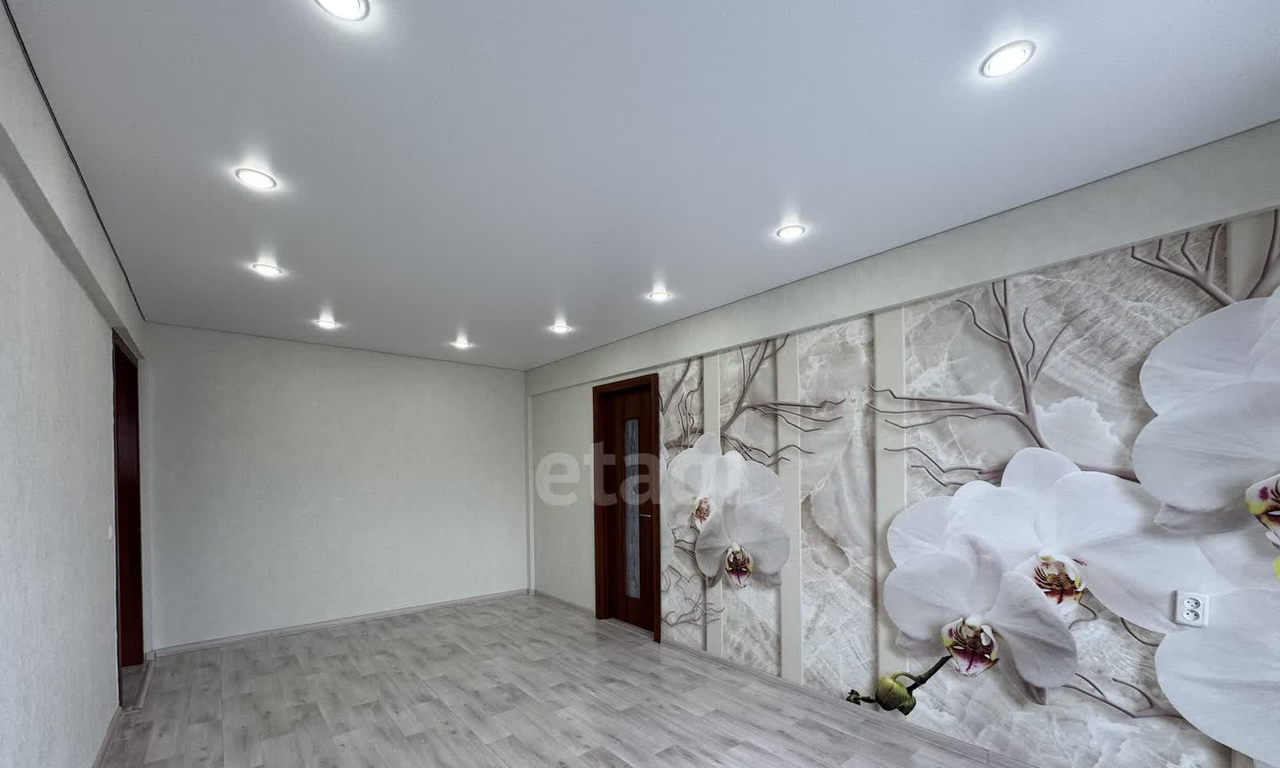 квартира г Ачинск мкр 4-й 2 фото 2