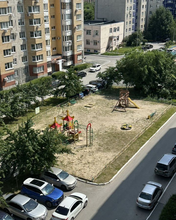 квартира г Тюмень р-н Ленинский ул 50 лет Октября 80к/1 фото 27