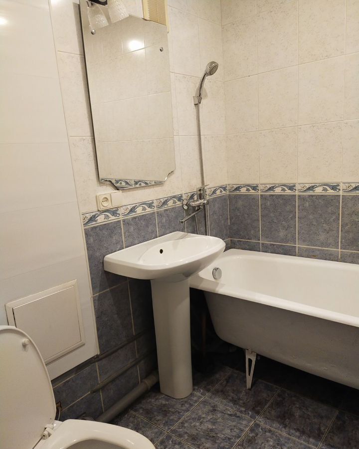 квартира г Новокузнецк р-н Центральный ул Кирова 37а фото 3
