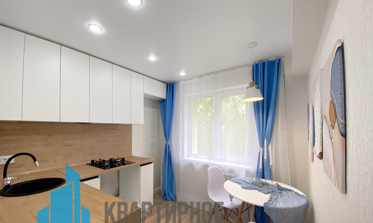 квартира г Омск ул Молодогвардейская 10 фото 1