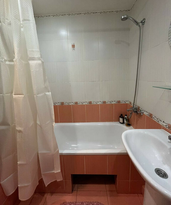 квартира г Саратов р-н Кировский улица имени В. С. Зарубина, 53/57А фото 10