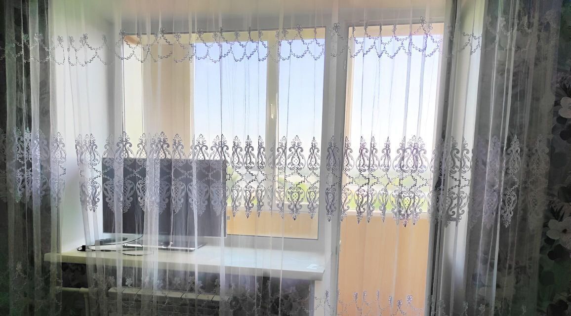 комната г Омск р-н Кировский ул Суровцева 104 фото 1