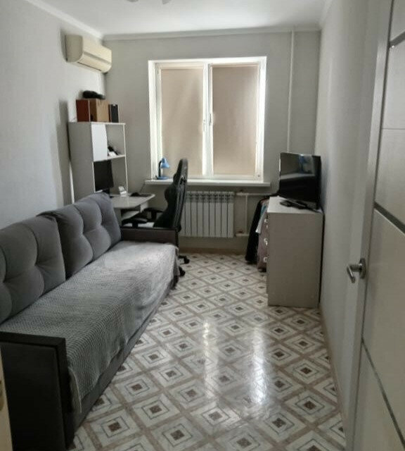 квартира г Саратов ул им Лебедева-Кумача В.И. 81 фото 1