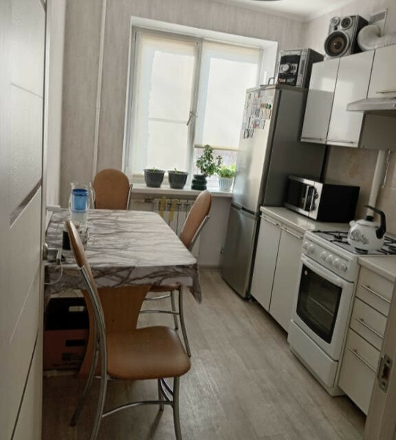 квартира г Саратов ул им Лебедева-Кумача В.И. 81 фото 4