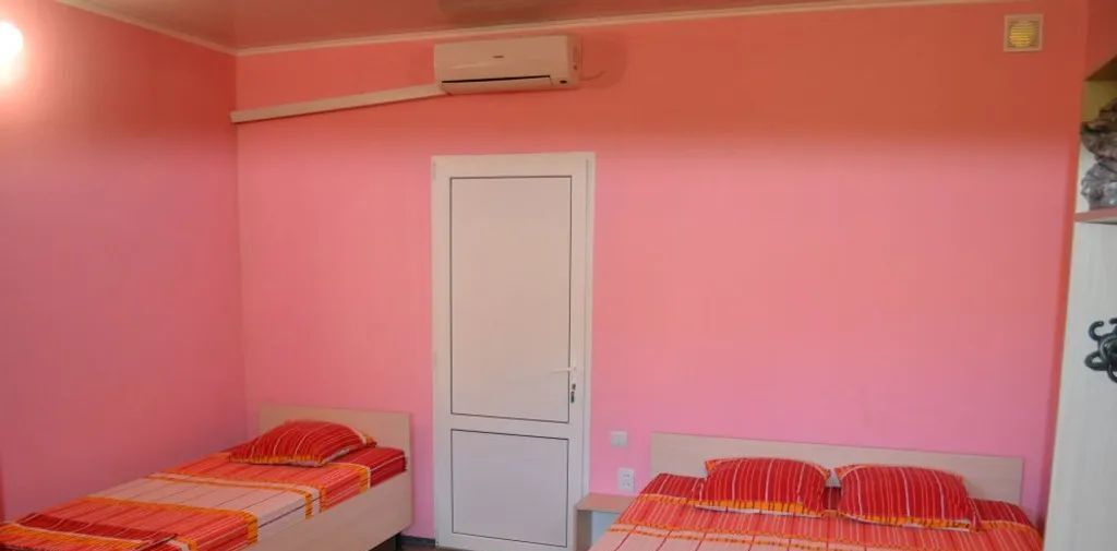 комната г Алушта с Солнечногорское ул Табачная 15 фото 1