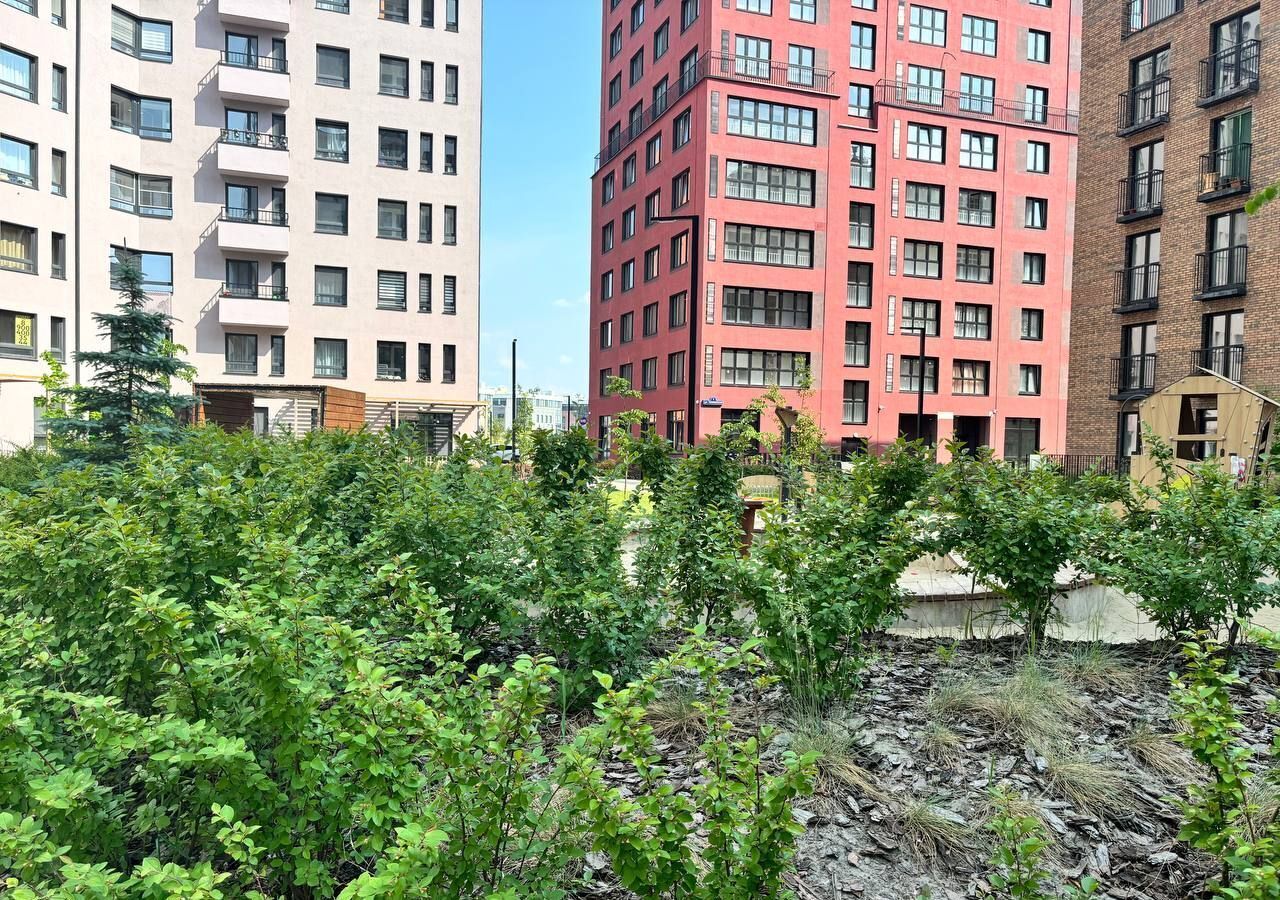 квартира г Тюмень ул. Сергея Джанбровского, д. 2 фото 6