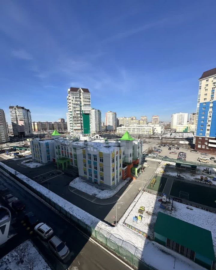 квартира г Тюмень р-н Восточный ул Николая Семенова 27к/3 фото 27