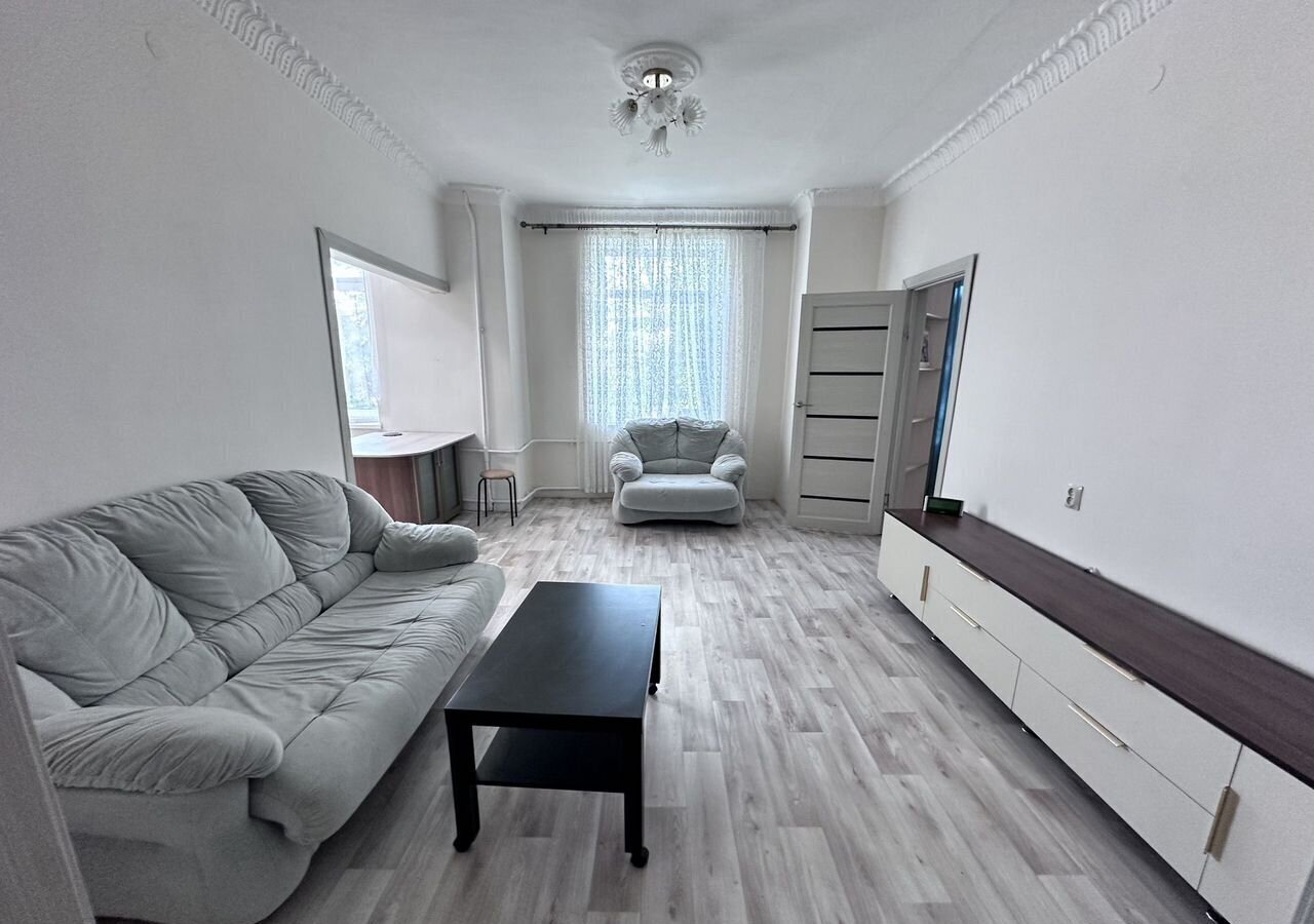 квартира г Краснотурьинск ул Базстроевская 10 фото 1