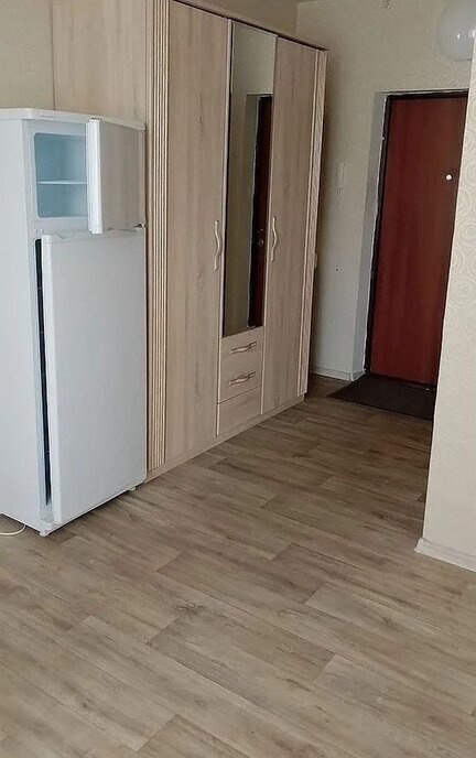 квартира г Тюмень ул Парада Победы 9 фото 5