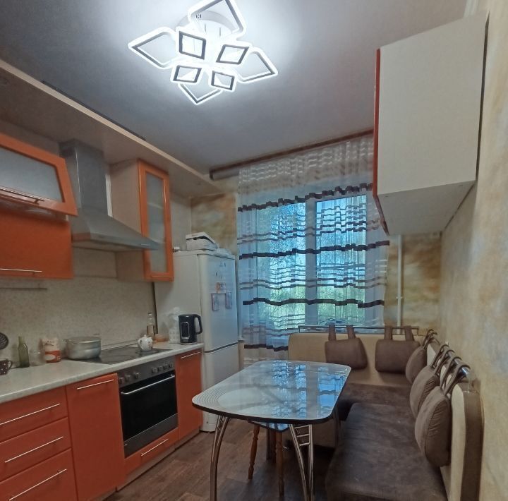 квартира г Тольятти р-н Автозаводский б-р Орджоникидзе 7 5-й кв-л фото 1