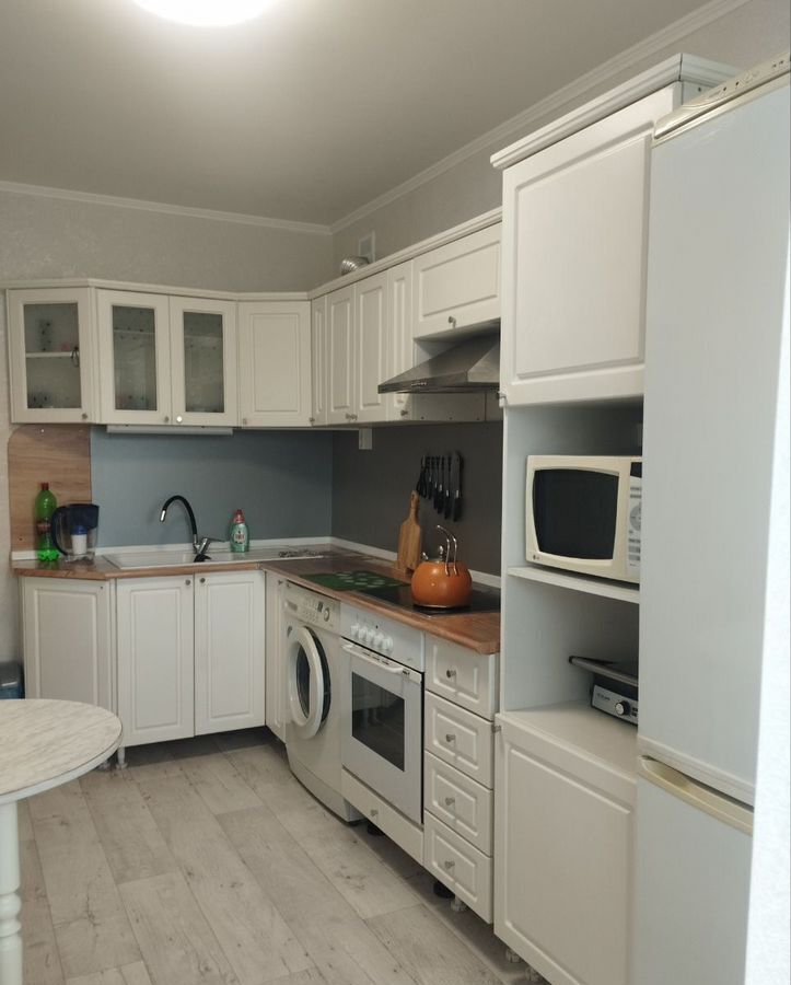 квартира г Тольятти р-н Автозаводский 16-й квартал б-р Цветной 10 фото 2