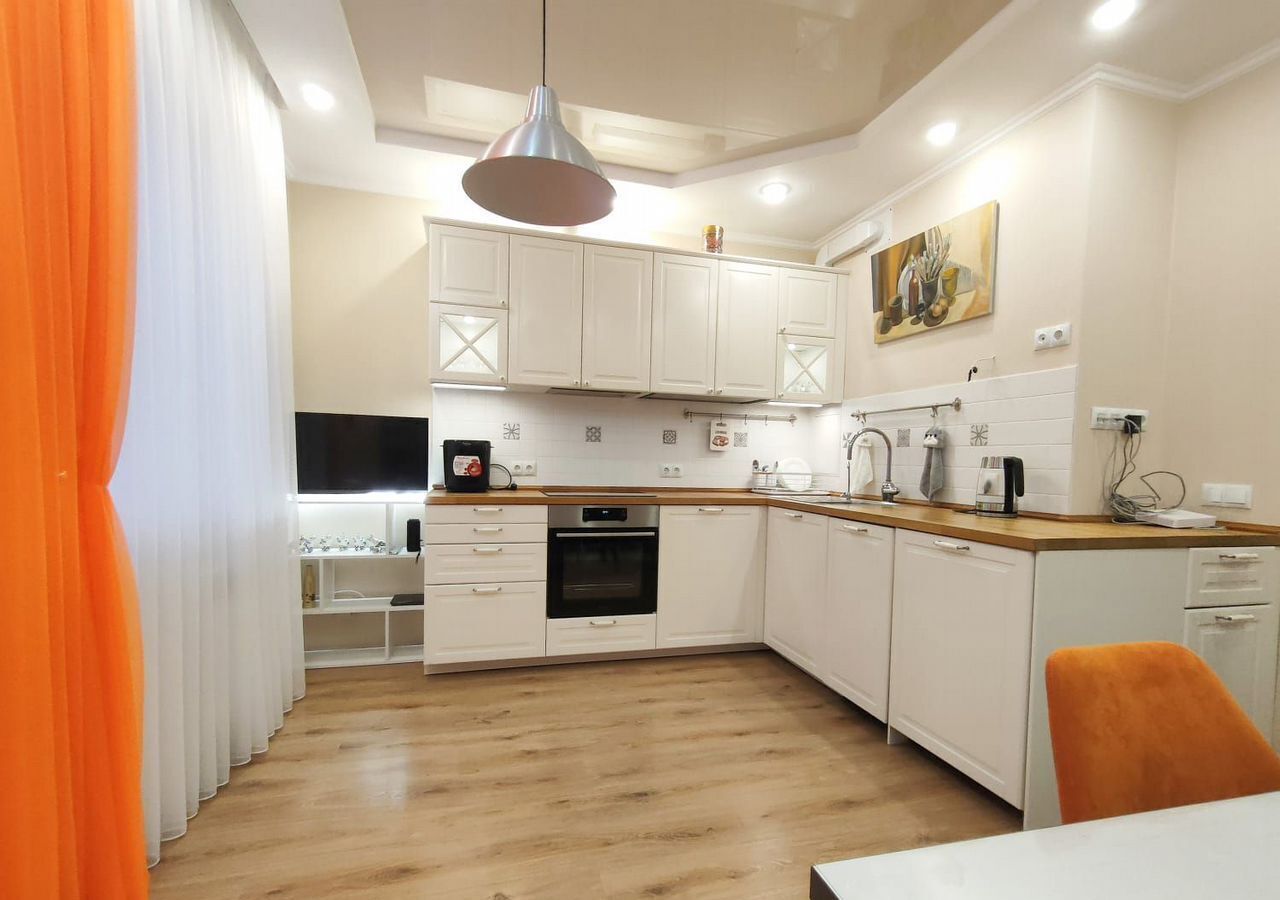 квартира г Тюмень р-н Центральный ул Мельникайте 36к/2 фото 1