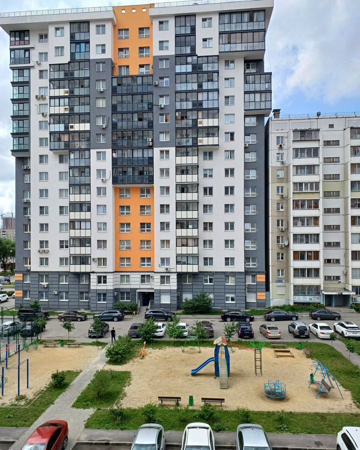 квартира г Челябинск р-н Калининский ул Братьев Кашириных 74 фото 2