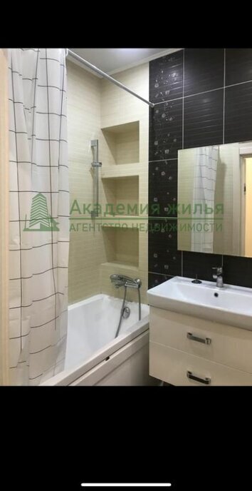 квартира г Саратов пер Вольский 15к/1 фото 1