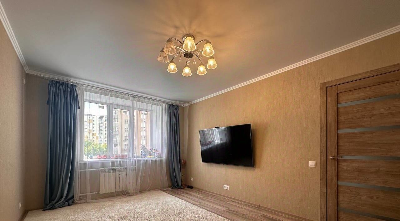 квартира г Саратов р-н Заводской ул им Кривохижина Александра 4а фото 2