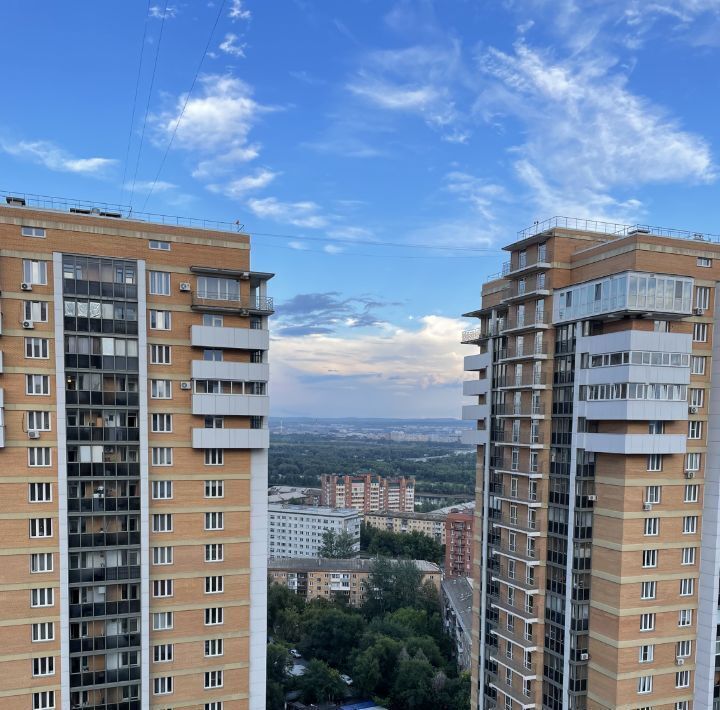 квартира г Красноярск р-н Советский ул Взлетная 7а фото 1