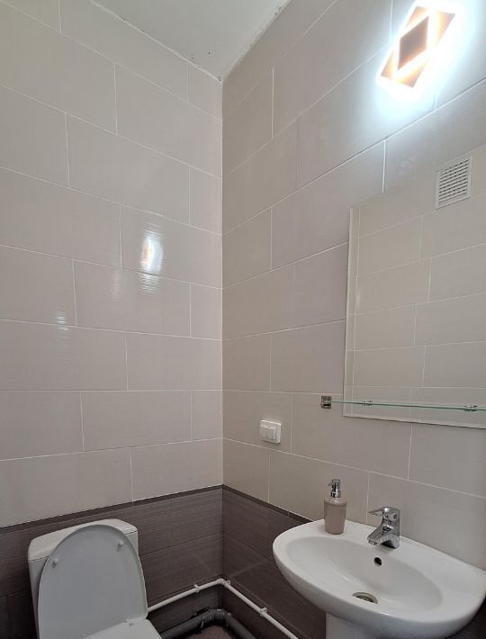 квартира г Екатеринбург Уральская ул Азина 22/7 фото 4