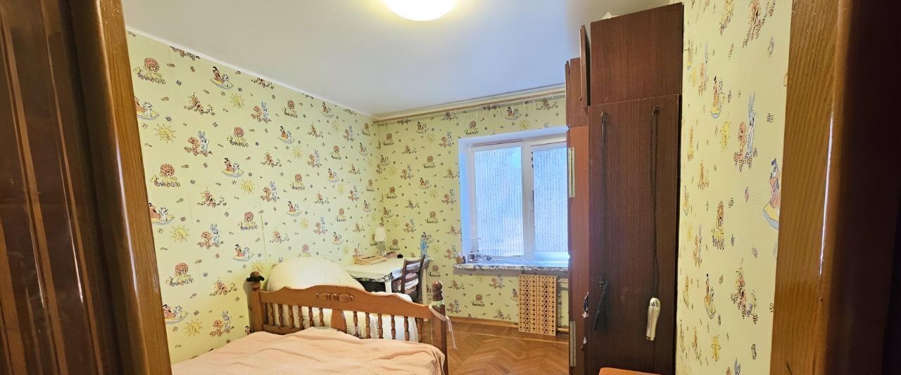 квартира г Саратов р-н Октябрьский ул. Имени В. Г. Рахова, 44/54 фото 4