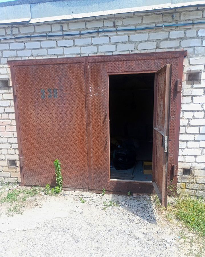гараж г Волгоград р-н Дзержинский ул им. Землячки 43 фото 1