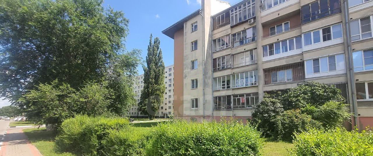 квартира г Старый Оскол микрорайон Молодогвардеец 1А фото 2