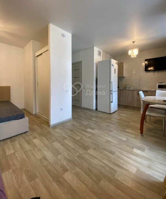 квартира г Волгоград ул им. Глазкова 12 фото 5