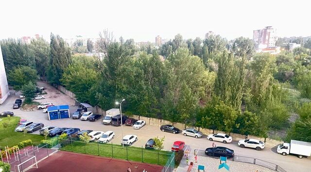 квартира р-н Дзержинский пр-кт Маршала Жукова 98б фото