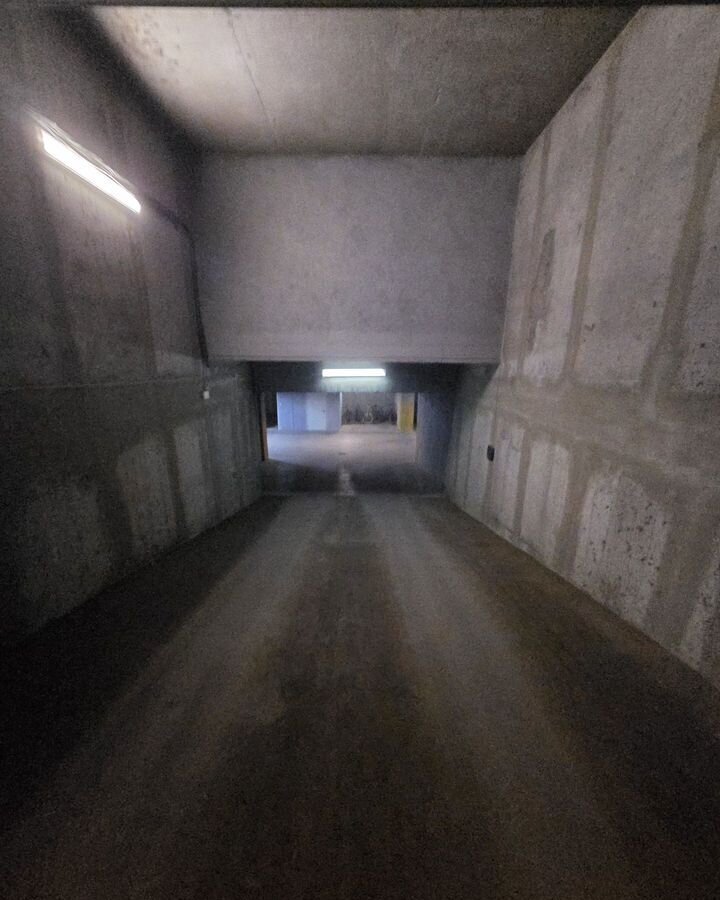 машиноместо г Кемерово р-н Центральный наб Притомская 17 фото 3