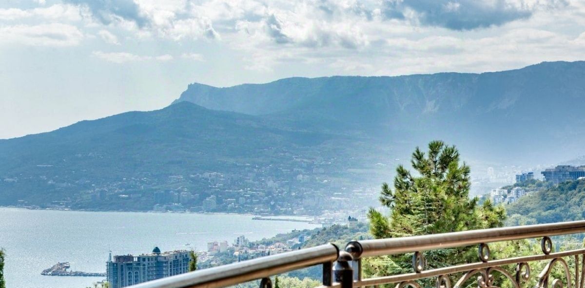 дом г Ялта пгт Никита ул Оранжерейная фото 37