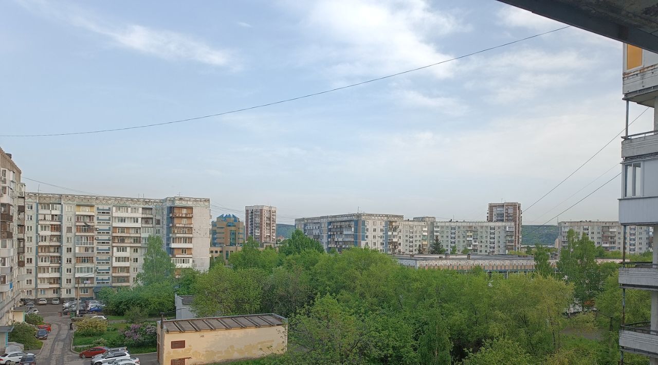 квартира г Новокузнецк р-н Центральный ул Свердлова 12 фото 2