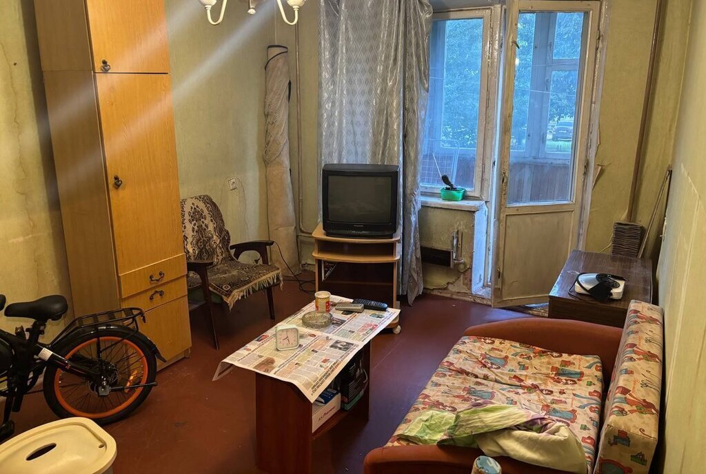 квартира г Тольятти р-н Автозаводский 10 квартал ул Дзержинского 31 фото 2