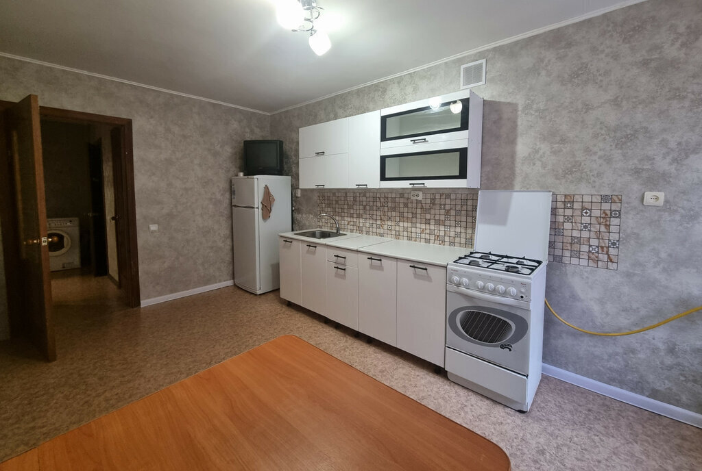 квартира г Саратов ул Усть-Курдюмская 4 фото 1