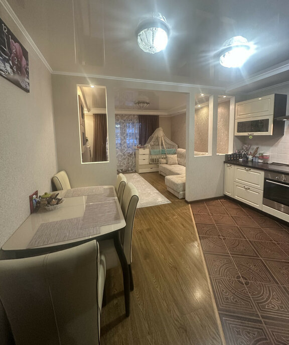 квартира г Саратов улица имени С. Ф. Тархова, 29А фото 5