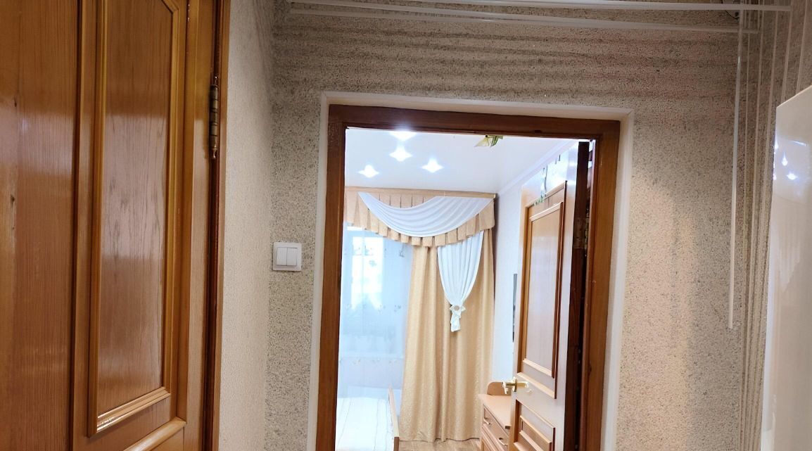 квартира г Тольятти р-н Автозаводский ул 70 лет Октября 26 фото 8