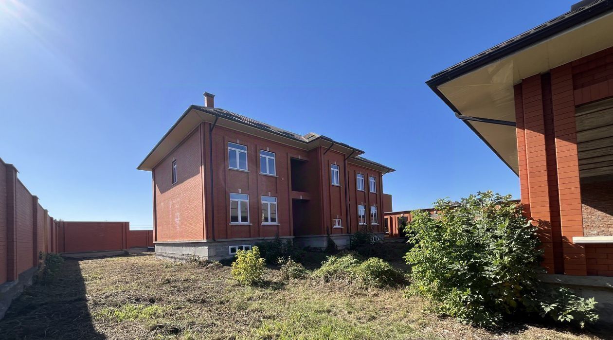 дом р-н Правобережный г Беслан ул имени Героя России Заура Джибилова 35 фото 19