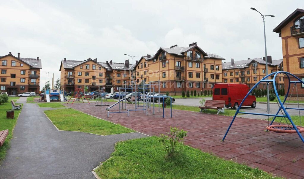 квартира г Великий Новгород Псковский ул Луговая 12к/2 фото 5