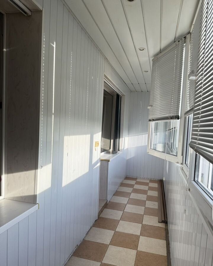 квартира г Тольятти р-н Автозаводский 5-й квартал б-р Орджоникидзе 13 фото 4