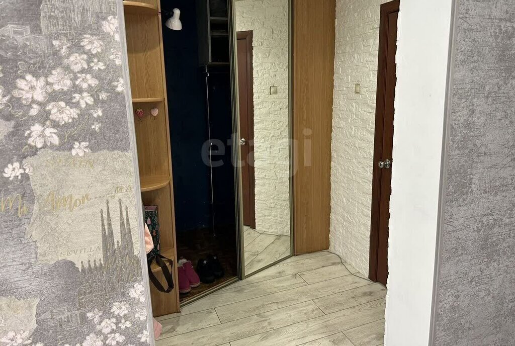 квартира г Омск ул 70 лет Октября 6/1 фото 7