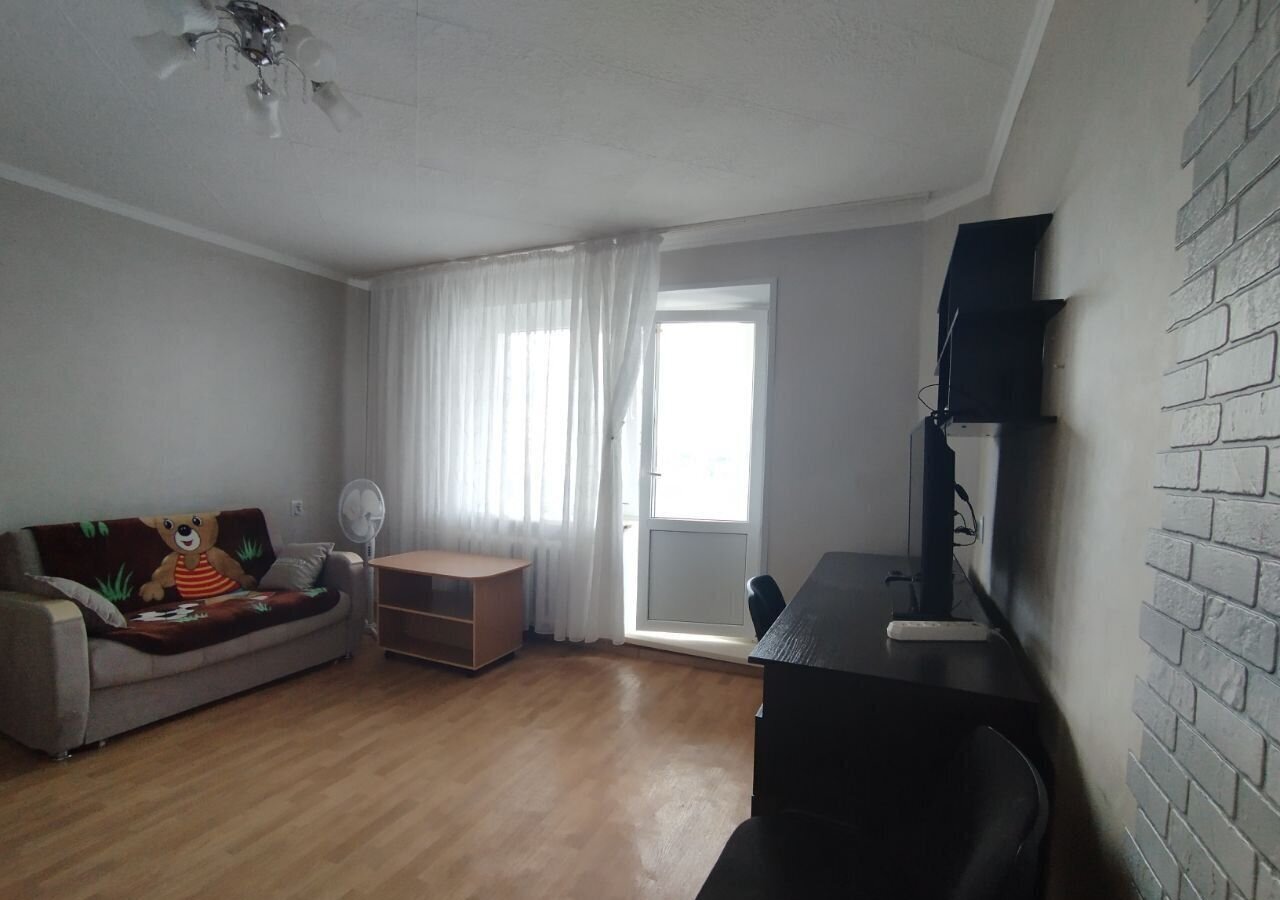 квартира г Тобольск 9-й мкр-н, 13А фото 1
