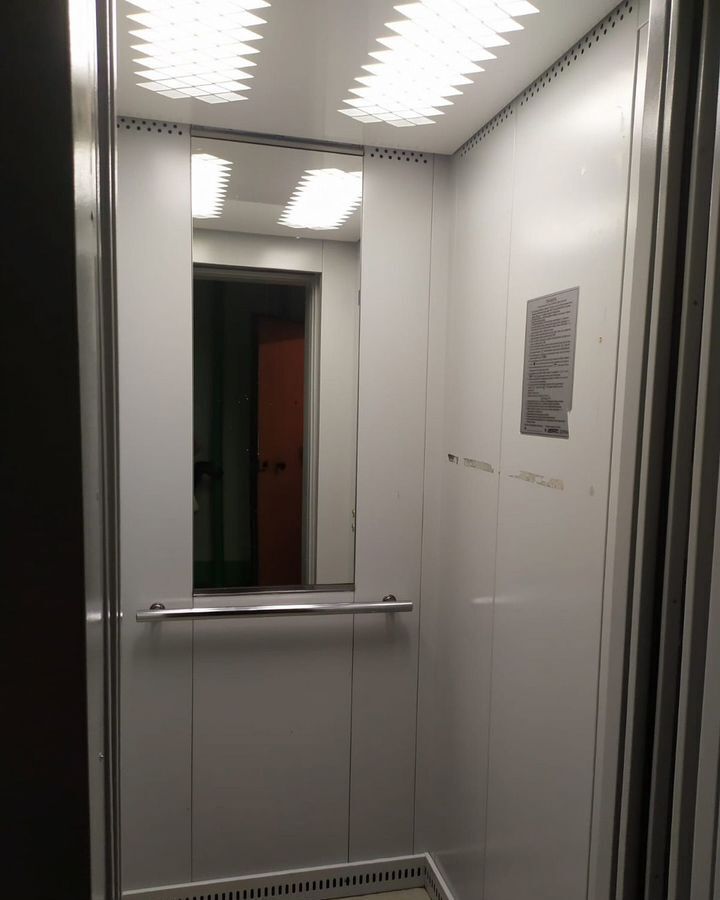 квартира г Тольятти р-н Автозаводский 9-й квартал б-р Туполева 13 фото 1